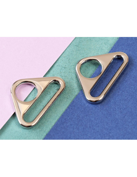 Set aus 2 dreieckigen Ringen, 25 mm, Silber.
