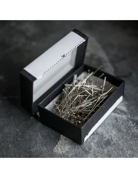 Schachtel mit 28 g extrafeinen Nadeln Merchant & Mills