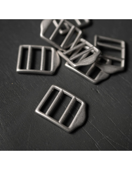 Matte Nickel Metallverstellschlaufe Merchant & Mills 25 mm