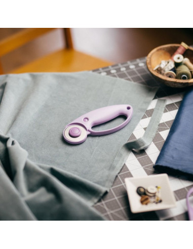 Fiskars Ultra Lilac Rollschneider 45 mm