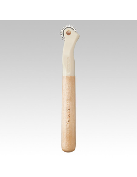 Gezahntes Markierungsrad mit Holzgriff Clover