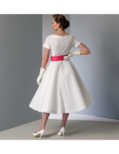 Kleid- und Gürtelmuster - Vogue 9105