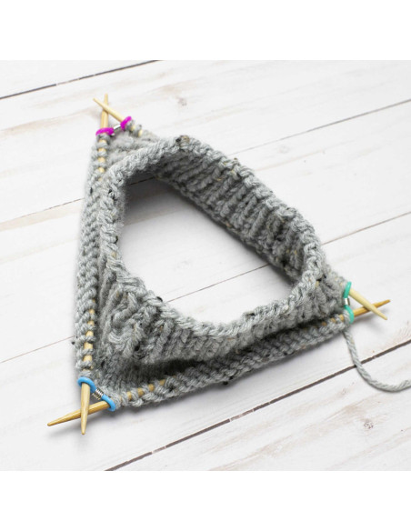 Set aus 6 mehrfarbigen Maschenstoppern für Stricknadeln