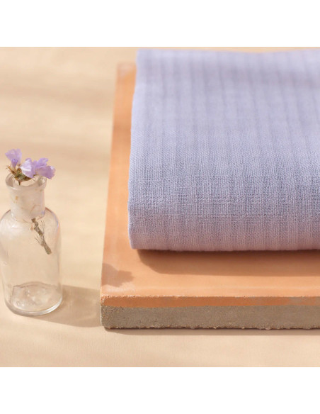 Gewebter Baumwollstoff mit kleinen Karos in Mauve - La Maison Naïve