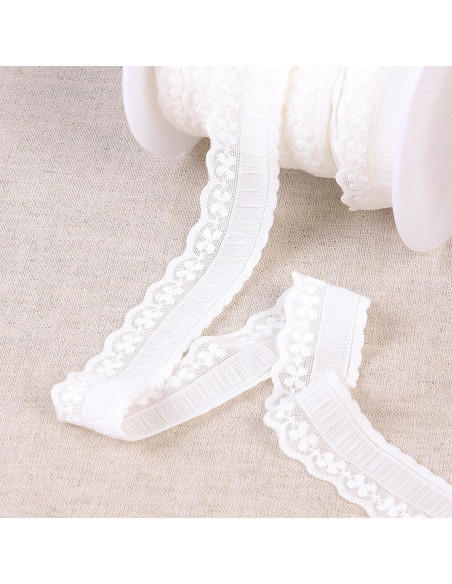 Elastische Spitzenunterwäsche in plissiertem Weiß