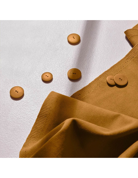 Leichter Gabardine-Stoff aus Baumwolle in Ocker - Atelier Brunette