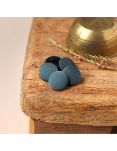 Satinüberzogener Knopf auf Fuß 18 mm - Pfau