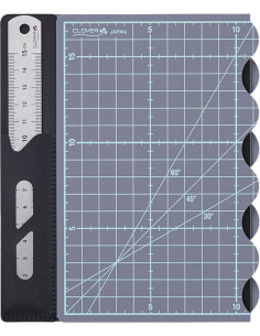 Faltbare Schneidematte von Clover mit Metalllineal - 18 cm x 29 cm