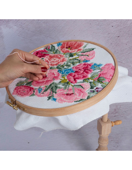 Untertisch-Stickrahmen mit 3 Stickringen von Milward