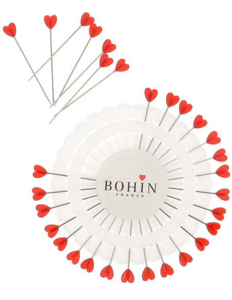 Scheibe mit 30 Stecknadeln mit roten Herz-Kunststoffköpfen von Bohin