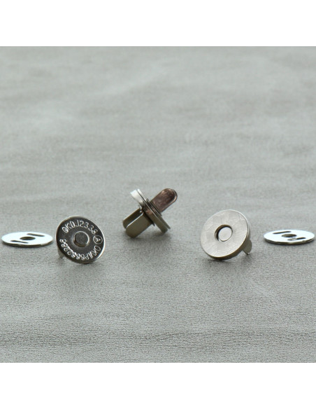 Beutel mit 2 magnetischen Verschlüssen 14 mm - Hell Silber