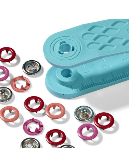 Schachtel mit 21 Druckknöpfen in Rot, Koralle und Fuchsia mit 8 mm Werkzeug.