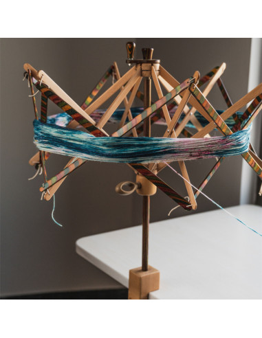 KnitPro Signature Wollabwickler aus Holz