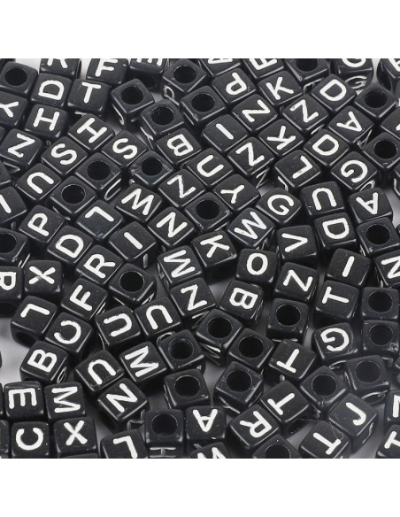 Beutel mit 100 schwarzen quadratischen Perlen - Weiße Buchstaben