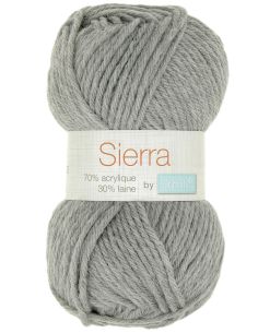 Beutel mit 4 Knäueln Sierra-Strickgarn