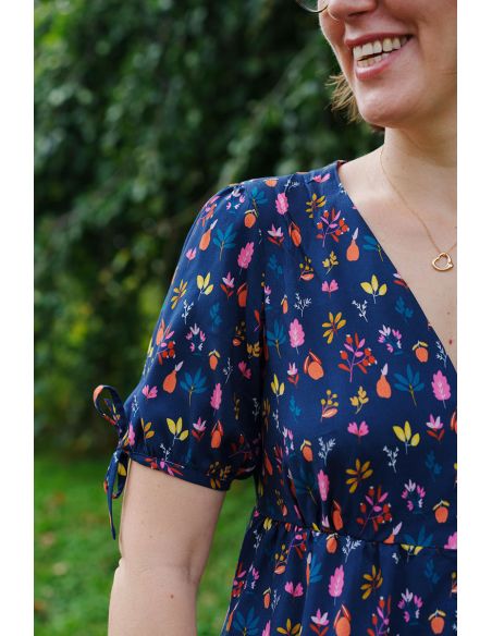Viskosestoff One Apple A Day - Lise Tailor