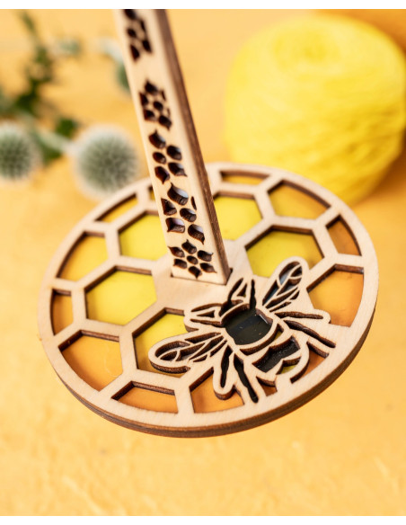 Armband mit Wollknäuelhalter - Biene