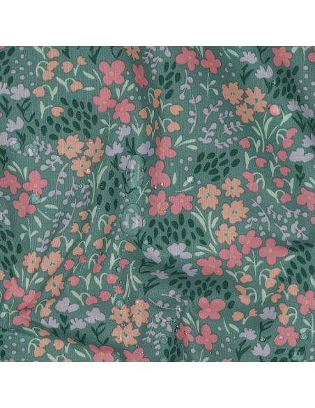 Wasserabweisender Baumwollstoff mit kleinen Blumen - Grüner Hintergrund