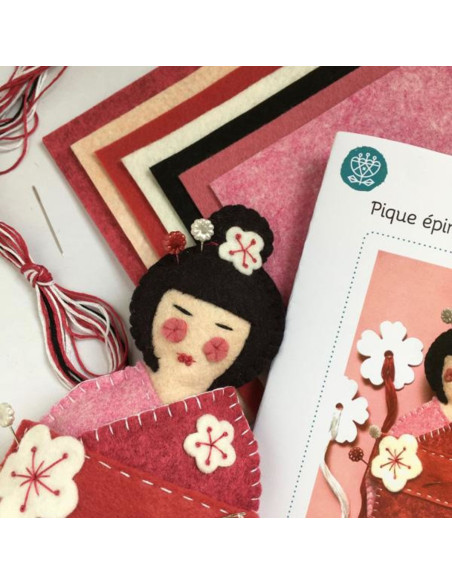 Filzset Kokeshi Nadelkissen und Scherenhalter